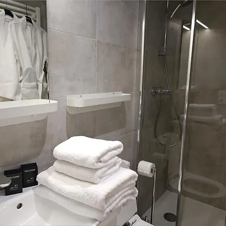 Joli Centre-ville Proche De La Gare Nicea